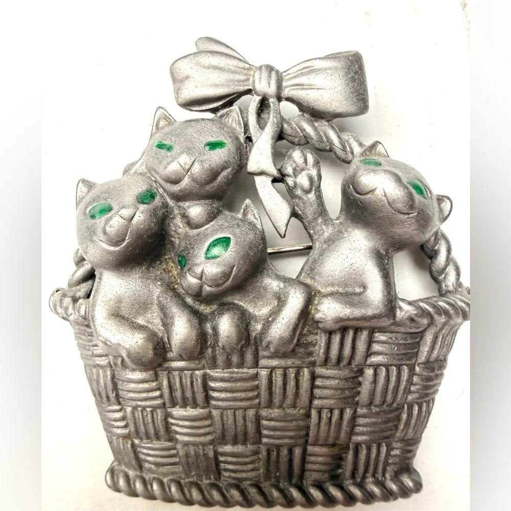 Vintage AJC American Jewelry Chain Kitty Cats In A Basket Silver Tone Brooch Pin